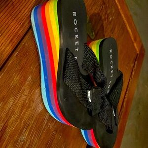 Rocket Dog platform flip flops size 9